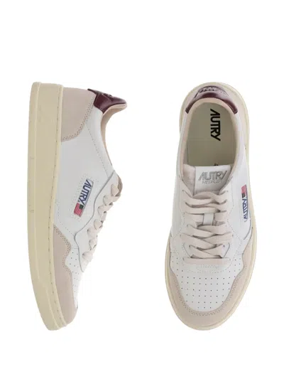 Autry Medalist Low Sneakers In White And Burgundy Suede And Leather In Red