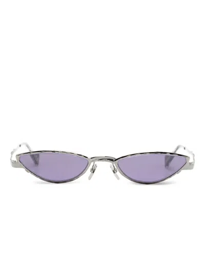 Kuboraum Cat-eye Framed Sunglasses In Black