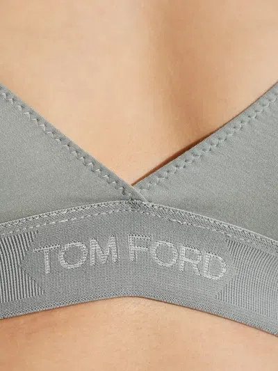 LOGO底围三角形文胸