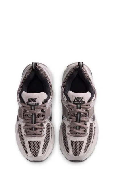 Nike Zoom Vomero 5 Lace-up Sneakers In Green