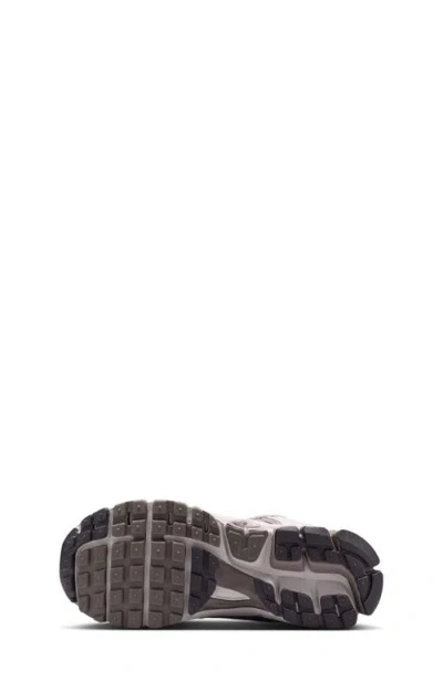 Nike Zoom Vomero 5 Lace-up Sneakers In Green