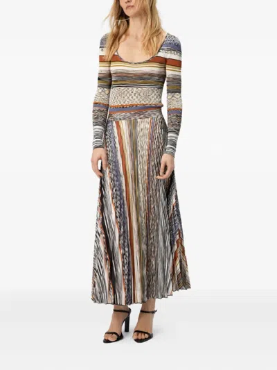 Missoni Langes Kleid Mit Plissiertem Rock Und Streifen In Neutral