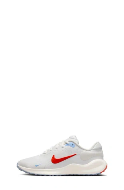 Nike Revolution 7 Sneaker In White