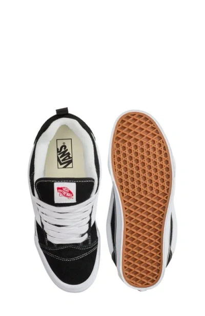 Vans Stitching Contrast Round Toe Rubber Sole In White