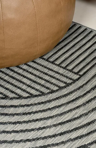Jonathan Y Zephyr Mid-century Modern Arch Stripe Reversible Machine-washable Indoor/outdoor Area Rug In Pattern