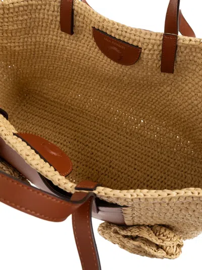 玫瑰细节手提包