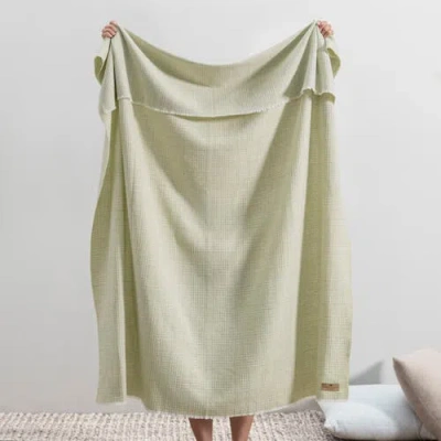 Lands Downunder Sutton Plaid Throw In Green