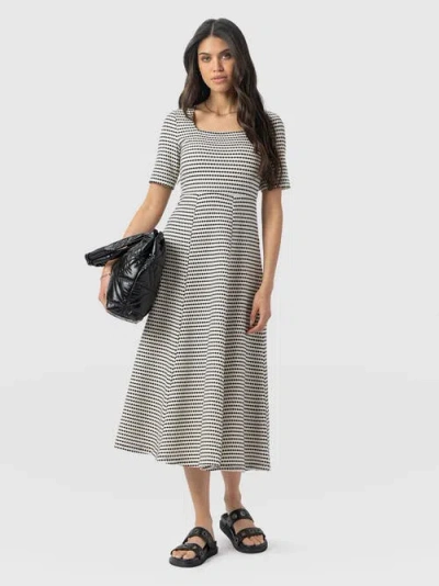 Saint And Sofia Saint + Sofia Darcey Short Sleeve Flared Dress In Gray