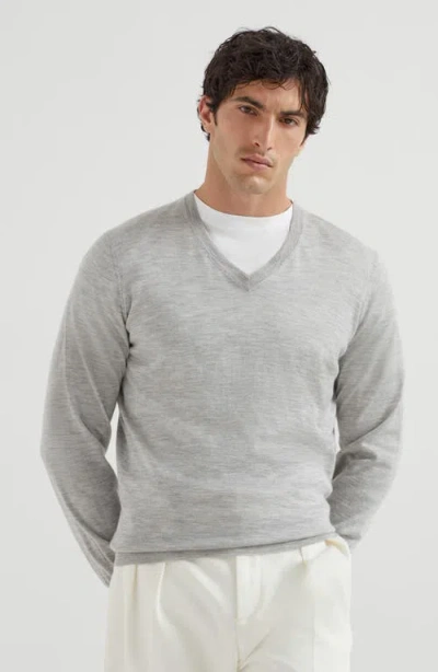 Brunello Cucinelli Cashmere And Silk Lightweight Sweater In Gray