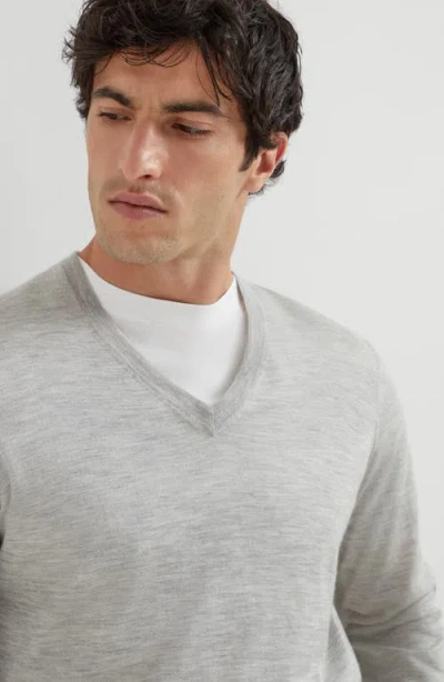 Brunello Cucinelli Cashmere And Silk Lightweight Sweater In Gray