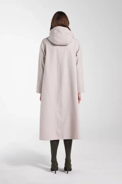 Stutterheim Mosebacke Long Raincoat In Light Sand
