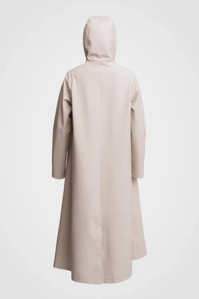 Stutterheim Mosebacke Long Raincoat In Light Sand