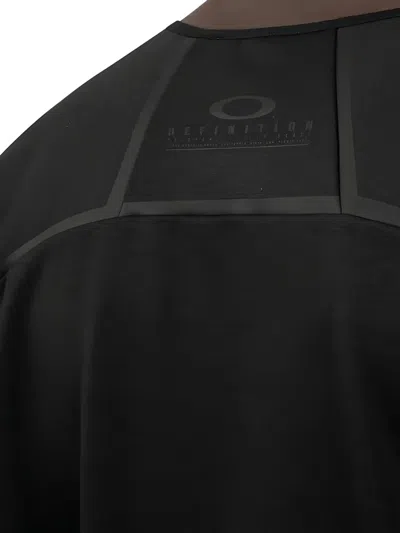 弧形下摆圆领毛衣