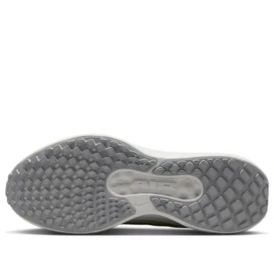 Nike (wmns)  Winflo 11 'sail Barely Volt' In Multi
