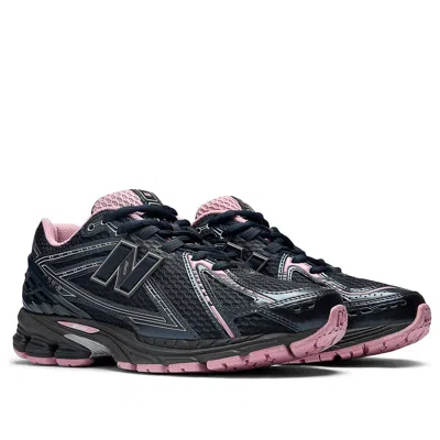 New Balance Unisex 1906r Sneakers In Black