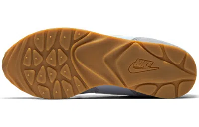 Nike (wmns)  Outburst 'wolf Grey Guava Ice' In Multi
