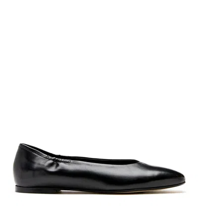 La Canadienne Dear Flat In Black