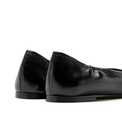 La Canadienne Dear Flat In Black