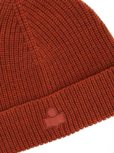 Isabel Marant Ribbed Logo Beanie In Brown