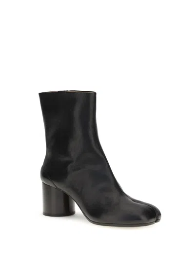 Maison Margiela Black Tabi Ankle Boots In Black