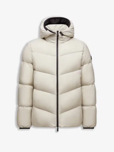 Moncler Doudoune Courte À Capuche Forez In Sand