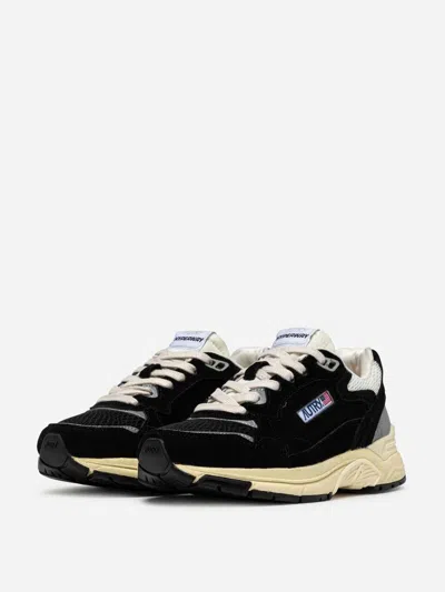 Autry Hyperway Black Low Top Sneakers With Logo Patch On Tongue And Side In Tech Fabric Man In Black
