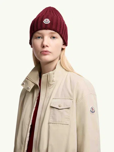 Moncler Ribbed Knit Hat In Burgundy