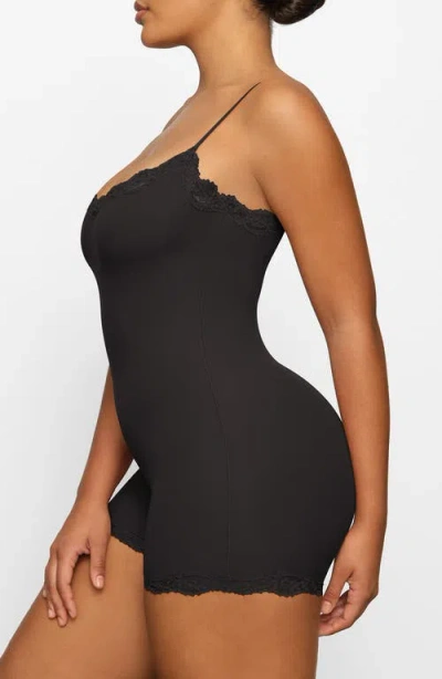 Skims Fits Everybody Lace In Black