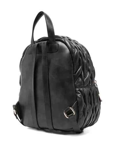 LOGO标牌绗缝双肩包