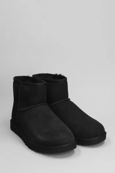 Ugg Minimalist Low-cut Ankle Boot With Textured Grip Sole In Black