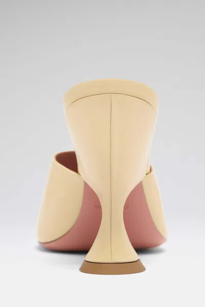 Amina Muaddi Sabot Taylor In Pelle Gialla Pastello  Donna In Sand