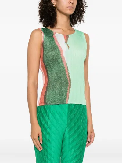 Issey Miyake Abstract-print Sleeveless Top In Green
