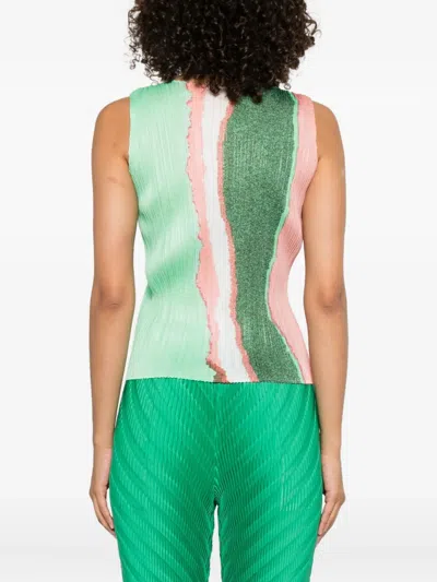 Issey Miyake Abstract-print Sleeveless Top In Green