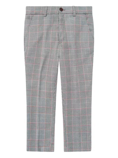 格纹三件式西装套装