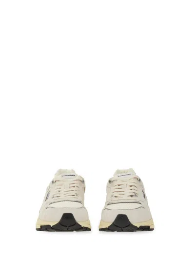 Autry Round Toe Mesh Panels Contrast Sole Sneakers In Neutral