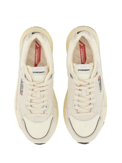 Autry Round Toe Mesh Panels Contrast Sole Sneakers In Neutral