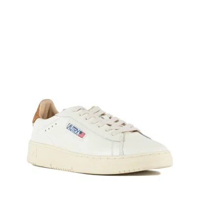 Autry Dallas Low Marshmallow Leather And Brown Sugar Sneakers In Multi