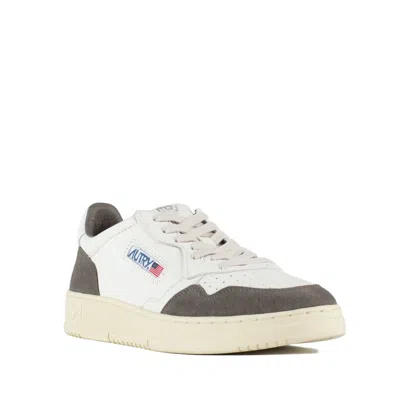 Autry 'medalist Low' White Low Top Sneakers With Side Logo Detail In Leather And Suede Man In White