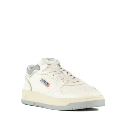 Autry Green Suede Medalist Low Sneakers In Green