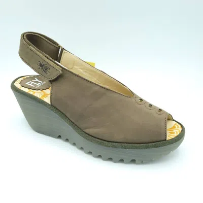Fly London Yeay Wedge In Khaki In Green
