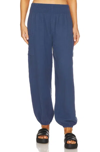 Bobi Drawstring Jogger Pants In Navy In Blue