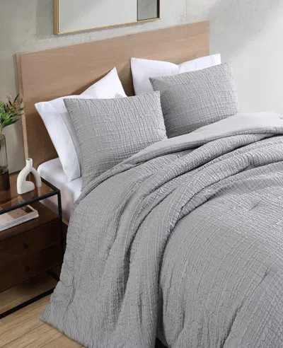 Kenneth Cole Serenity Wavy Lines Comforter Set In Gray