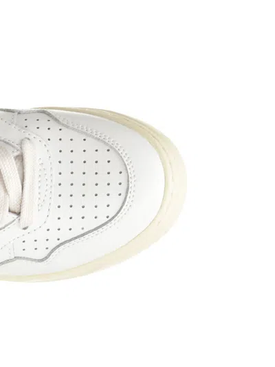 Autry Medalist Classic White Low-top Sneakers In White