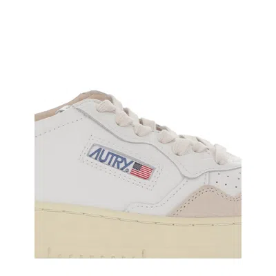 Autry Medalist Low Sneakers With Suede Inserts And Contrasting Heel In White