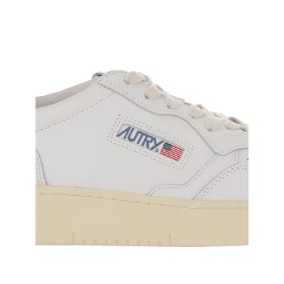 Autry Sneakers Medalist Low In White Leather And Tempest In White