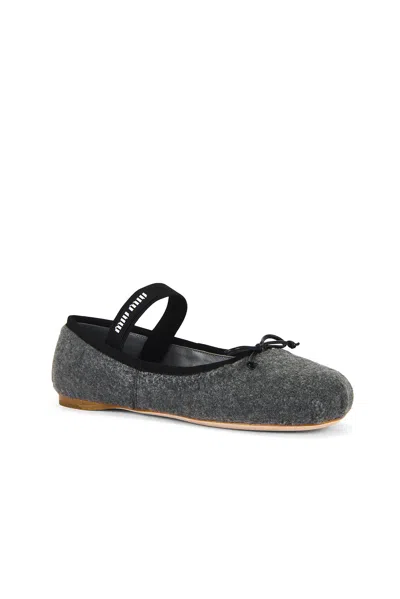 Miu Miu Bow-embellished Elastic-strap Ballet Flats In Gray