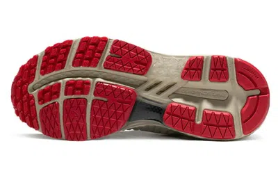 Asics (wmns) Metarun 'white Metallic Gold' In Red