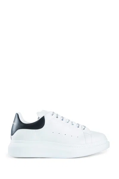Alexander Mcqueen Men White And Black Low-top Sneakers With Chunky Sole And Contrasting Heel Tab In