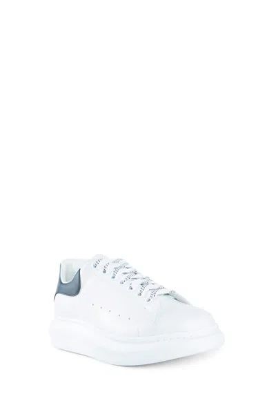 Alexander Mcqueen Men White And Black Low-top Sneakers With Chunky Sole And Contrasting Heel Tab In