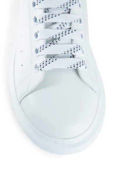 Alexander Mcqueen Men White And Black Low-top Sneakers With Chunky Sole And Contrasting Heel Tab In